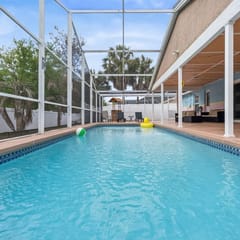 4BR Private Pool Retreat Near Disney