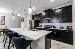 4BR with Private Pool + Resort Water Park Access