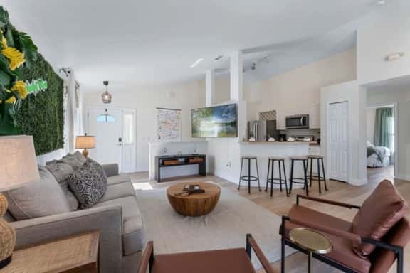 Near Legoland Disney, Private Pool, Sleeps 8 - Image 1