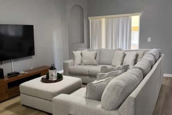 Amazing 3 Bedroom with resort amenities - Image 1