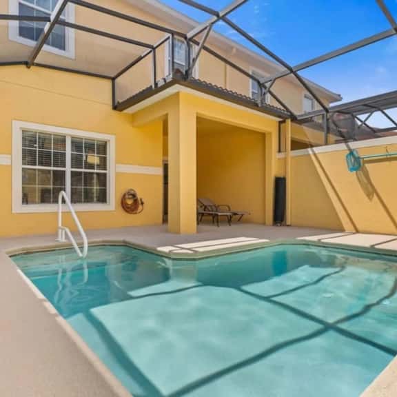 Disney escape with private pool resort amenities - Image 1