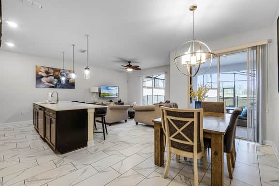 4BR with Private Pool + Resort Water Park Access