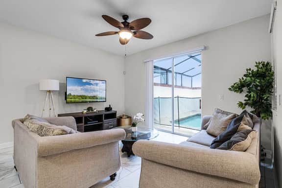 4BR with Private Pool + Resort Water Park Access
