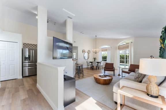Near Legoland Disney, Private Pool, Sleeps 8 - Image 4