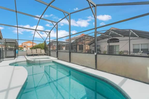 5-Bed Villa w/ Private Pool - Image 5