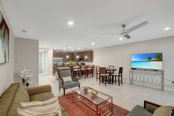 Amazing Deal 3/2 Close to Disney Resort Pool - Image 3