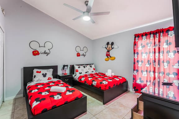 🏡 Magical Oasis, Private Pool, Near Attractions