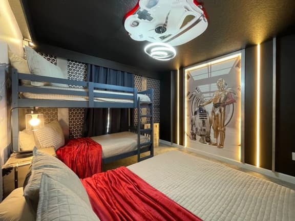 ChampionsGate: Themed Rooms, Walk to Water Park
